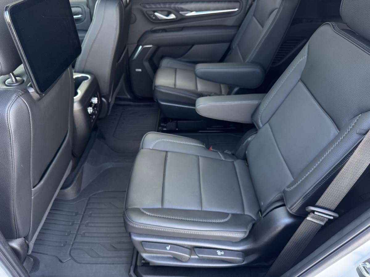 Used 2024 GMC Yukon Denali w/ Advanced Technology Package image 18