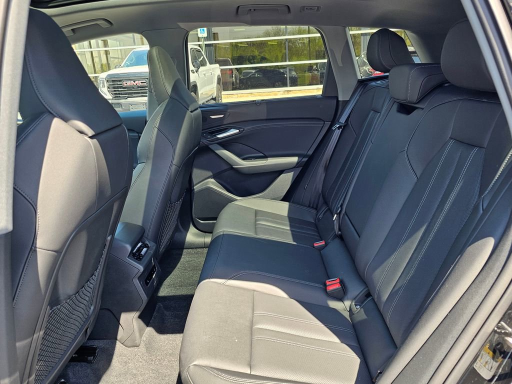 Used 2025 Audi Q6 e-tron Prestige w/ Black Warm Weather Package AWD/4WD image 12