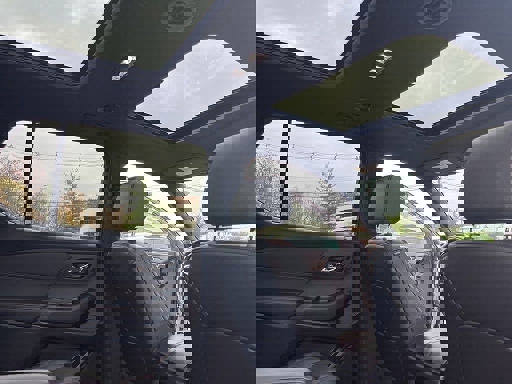 Used 2023 Chevrolet Traverse RS image 64