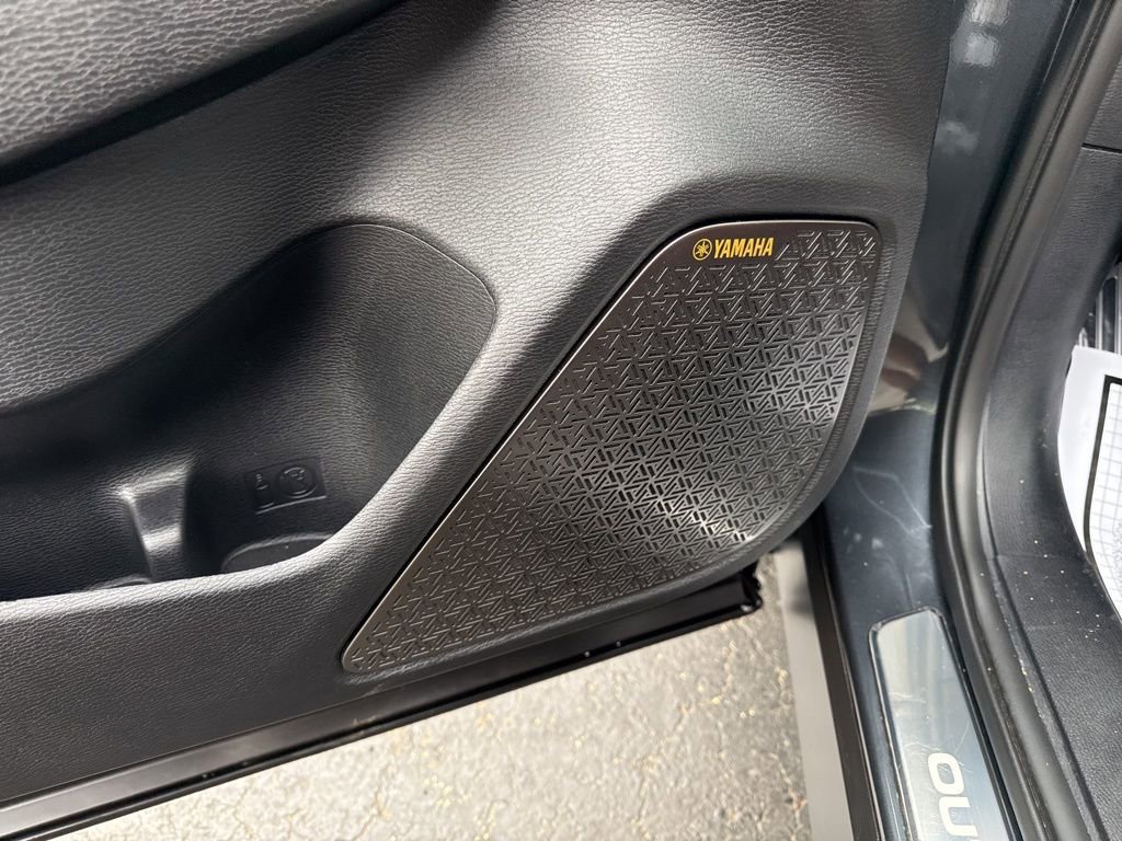 Used 2026 Mitsubishi Outlander SEL image 16