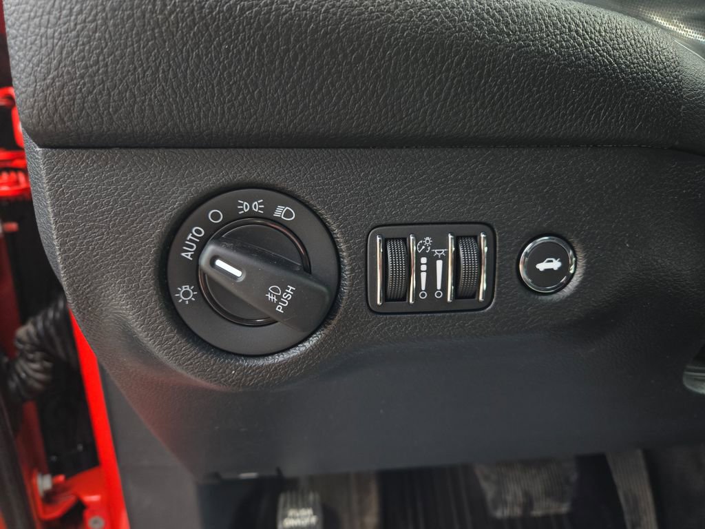 Used 2018 Dodge Challenger GT image 13