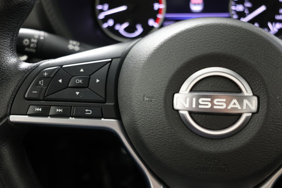 Used 2025 Nissan Sentra SV FWD image 23