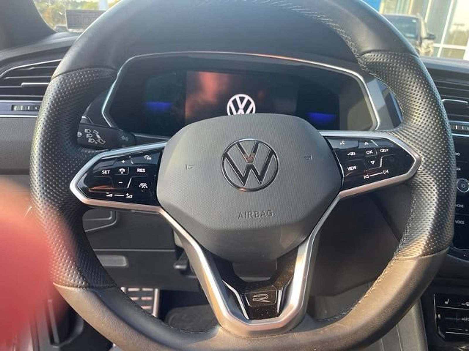 Used 2023 Volkswagen Tiguan SE R-Line FWD image 14