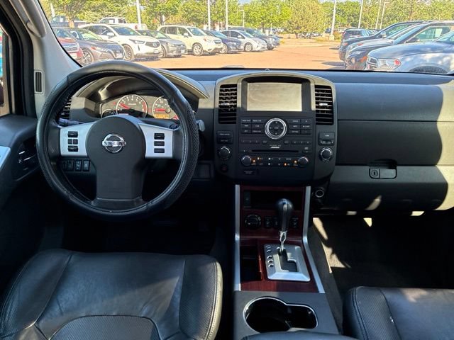 Used 2008 Nissan Pathfinder LE AWD/4WD image 24