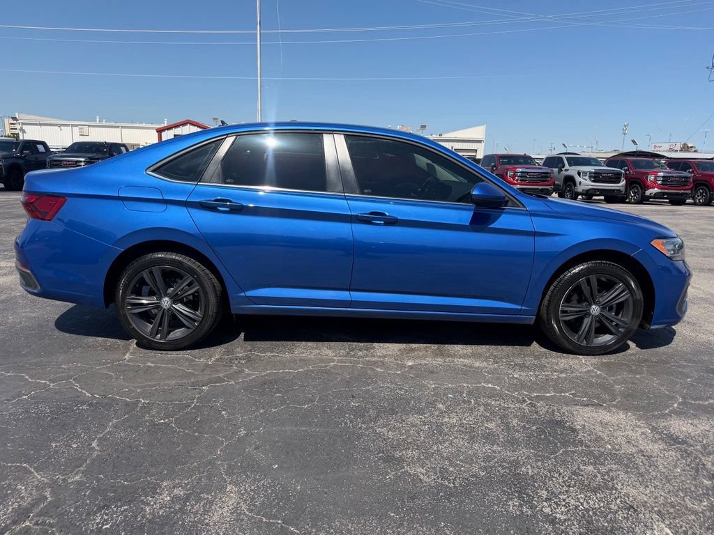 Used 2022 Volkswagen Jetta SE FWD image 5