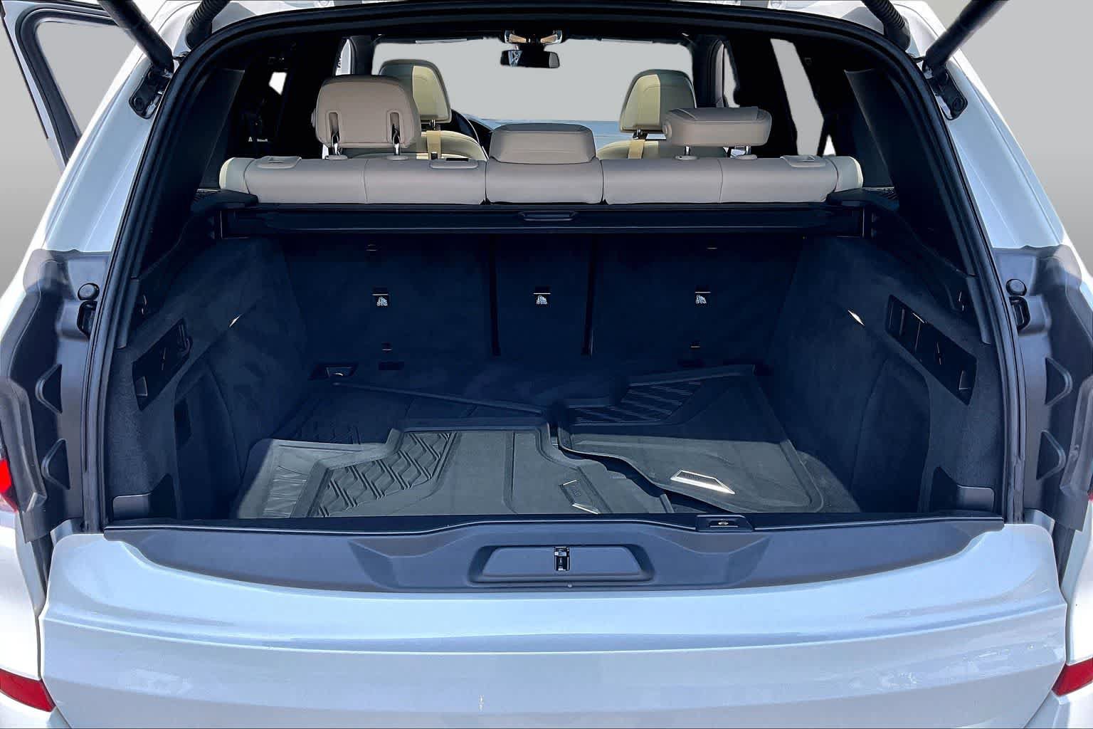 Used 2022 BMW X5 sDrive40i w/ M Sport Package RWD image 36