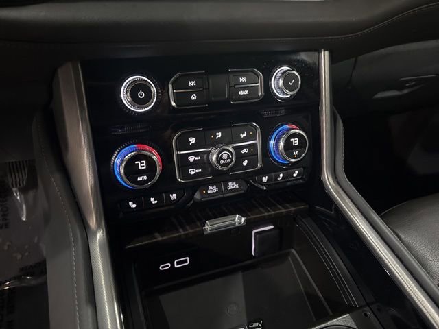 Used 2024 GMC Yukon Denali w/ Denali Reserve Package AWD/4WD image 24