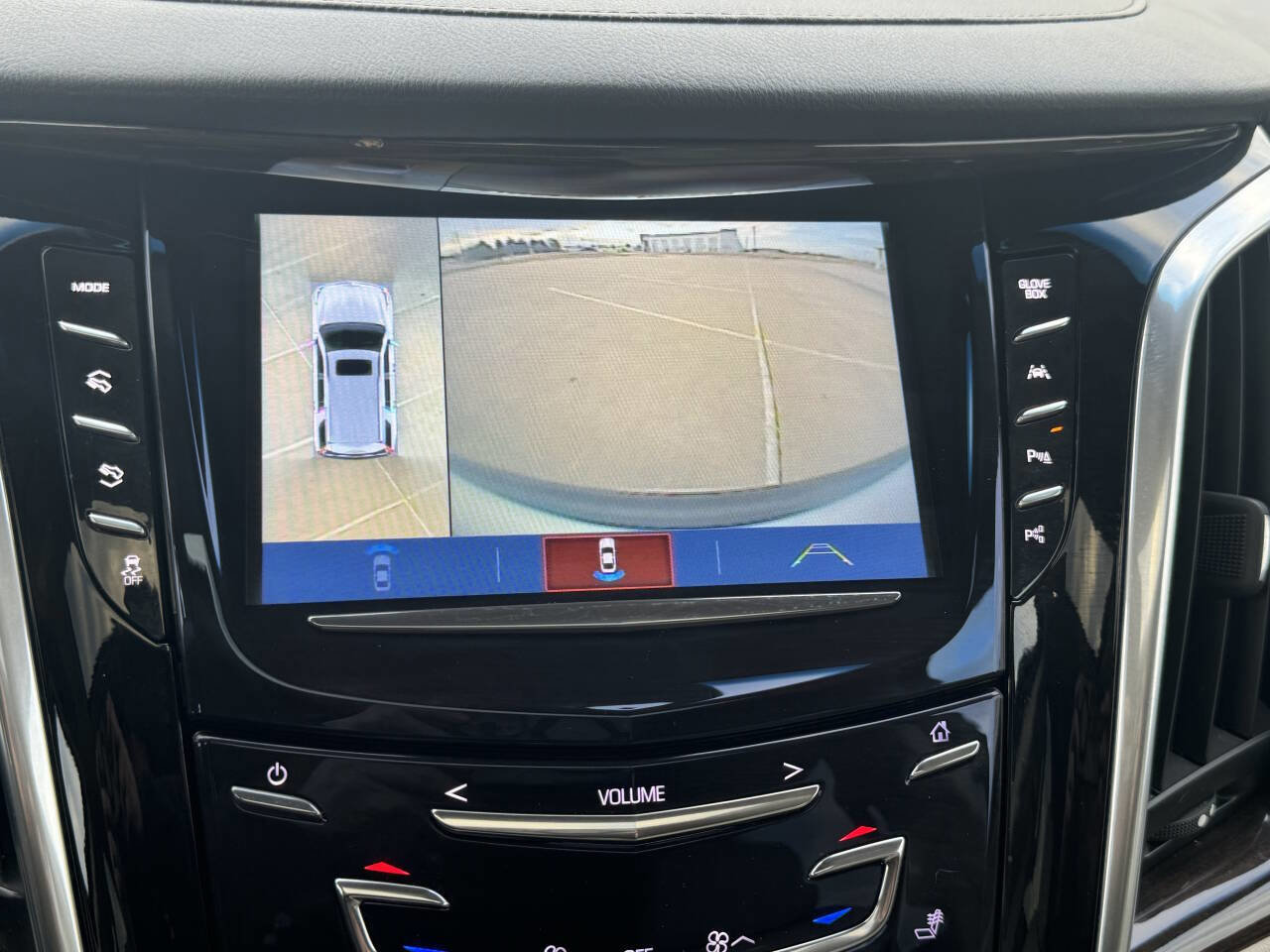 Used 2018 Cadillac Escalade Luxury image 24