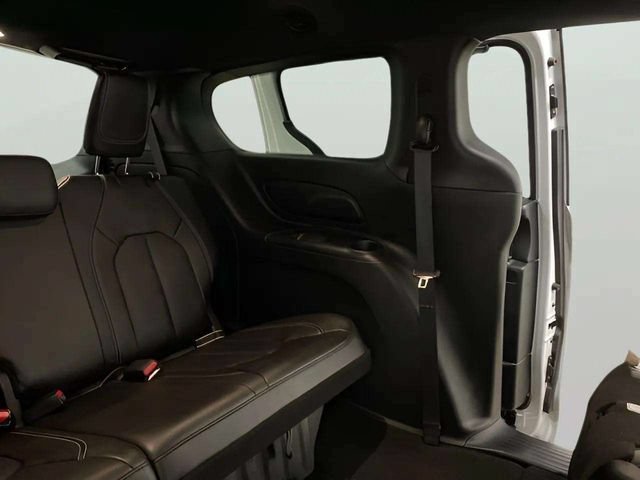 Used 2025 Chrysler Pacifica Select FWD image 68