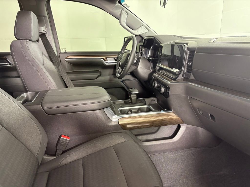 Used 2024 Chevrolet Silverado 1500 LT Trail Boss image 17