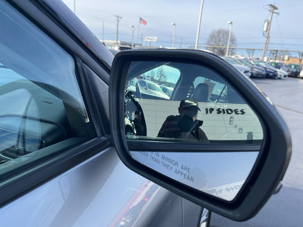 Used 2022 Ford Explorer Limited w/ Equipment Group 301A image 29