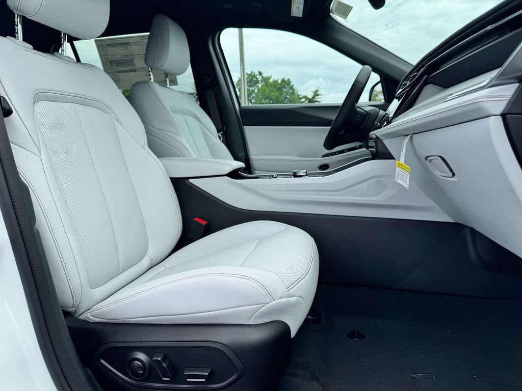 New 2026 Jeep Cherokee Limited AWD/4WD image 10