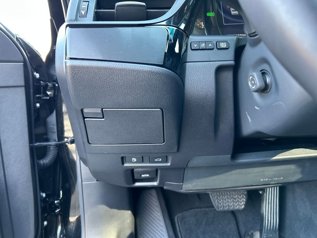 Used 2023 Lexus ES 300h w/ Premium Package image 20