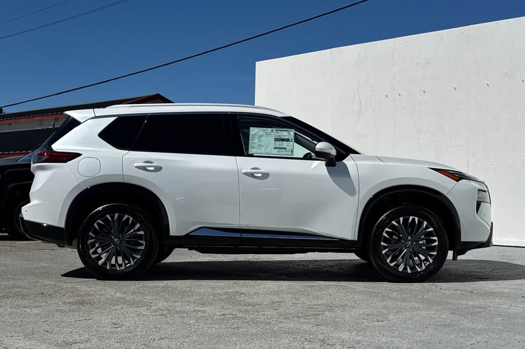 New 2026 Nissan Rogue Platinum image 3