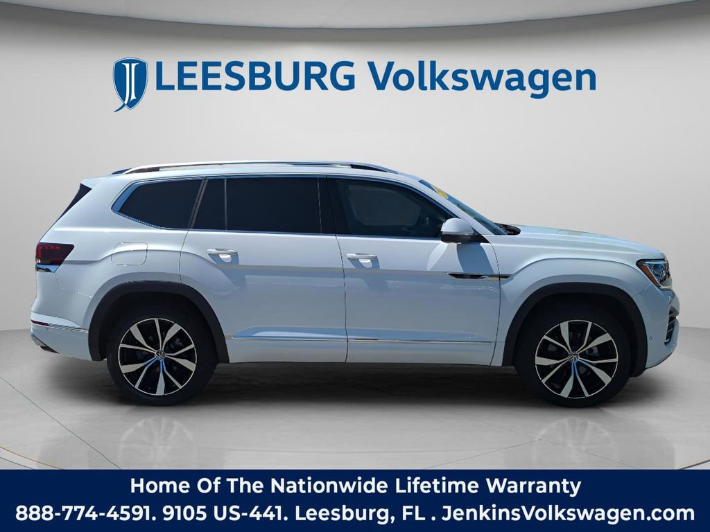 Used 2024 Volkswagen Atlas SEL Premium R-Line image 3