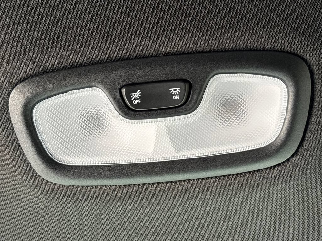 New 2026 Chevrolet Trax RS w/ Sunroof Package FWD image 30
