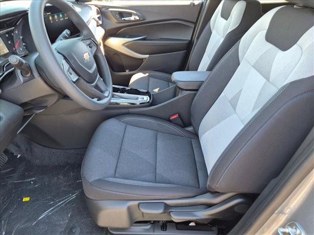 New 2026 Chevrolet Trax LS w/ LS Convenience Package FWD image 4