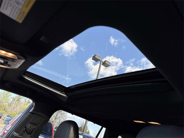 Used 2022 Toyota Highlander XSE image 16