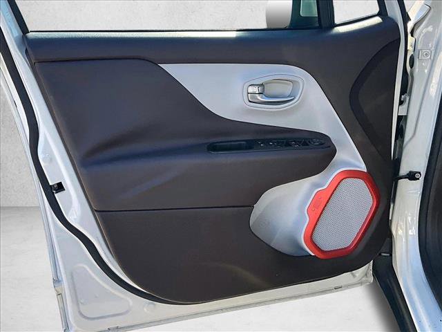 Used 2017 Jeep Renegade Limited image 14