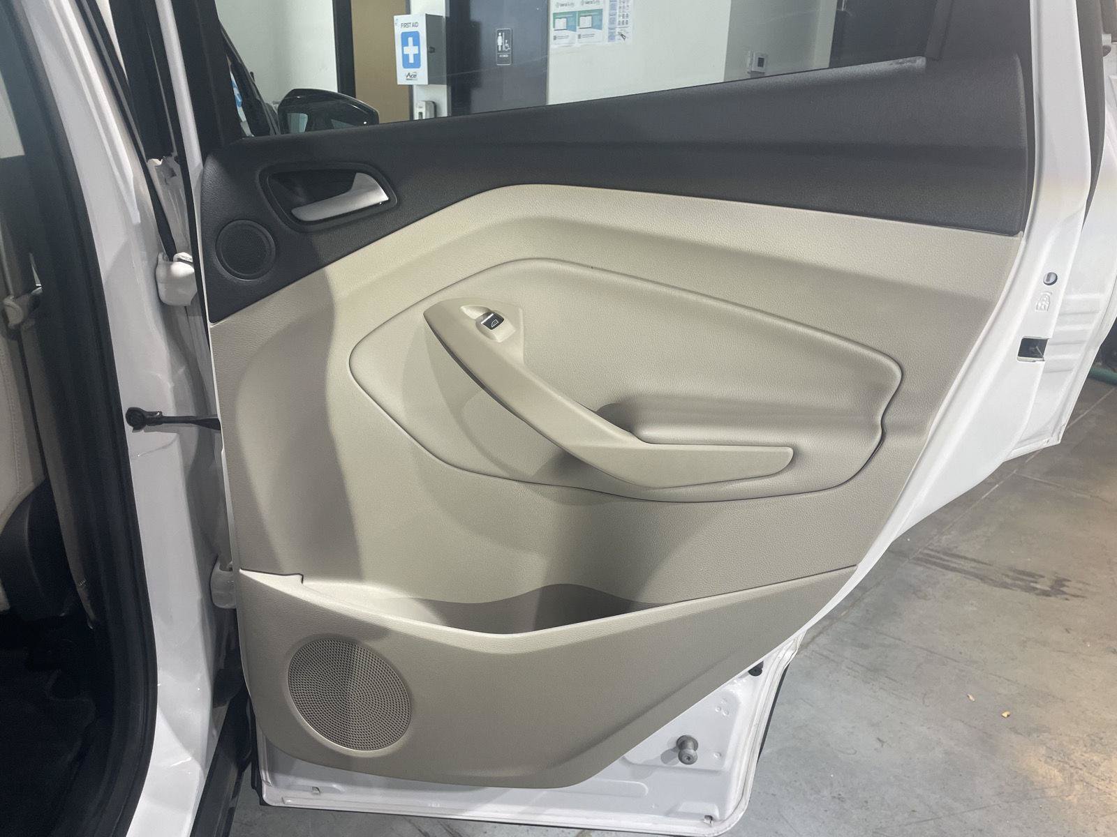 Used 2018 Ford Escape Titanium w/ Ford Safe & Smart Package AWD/4WD image 27