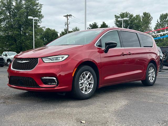 New 2026 Chrysler Pacifica Select image 6