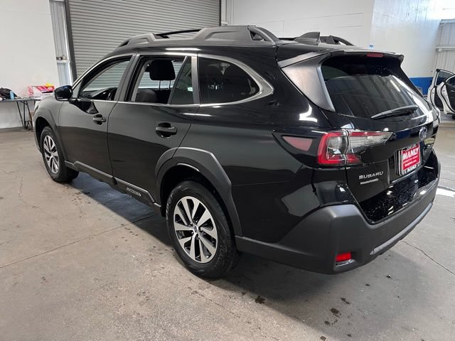 Used 2023 Subaru Outback Premium AWD/4WD image 5