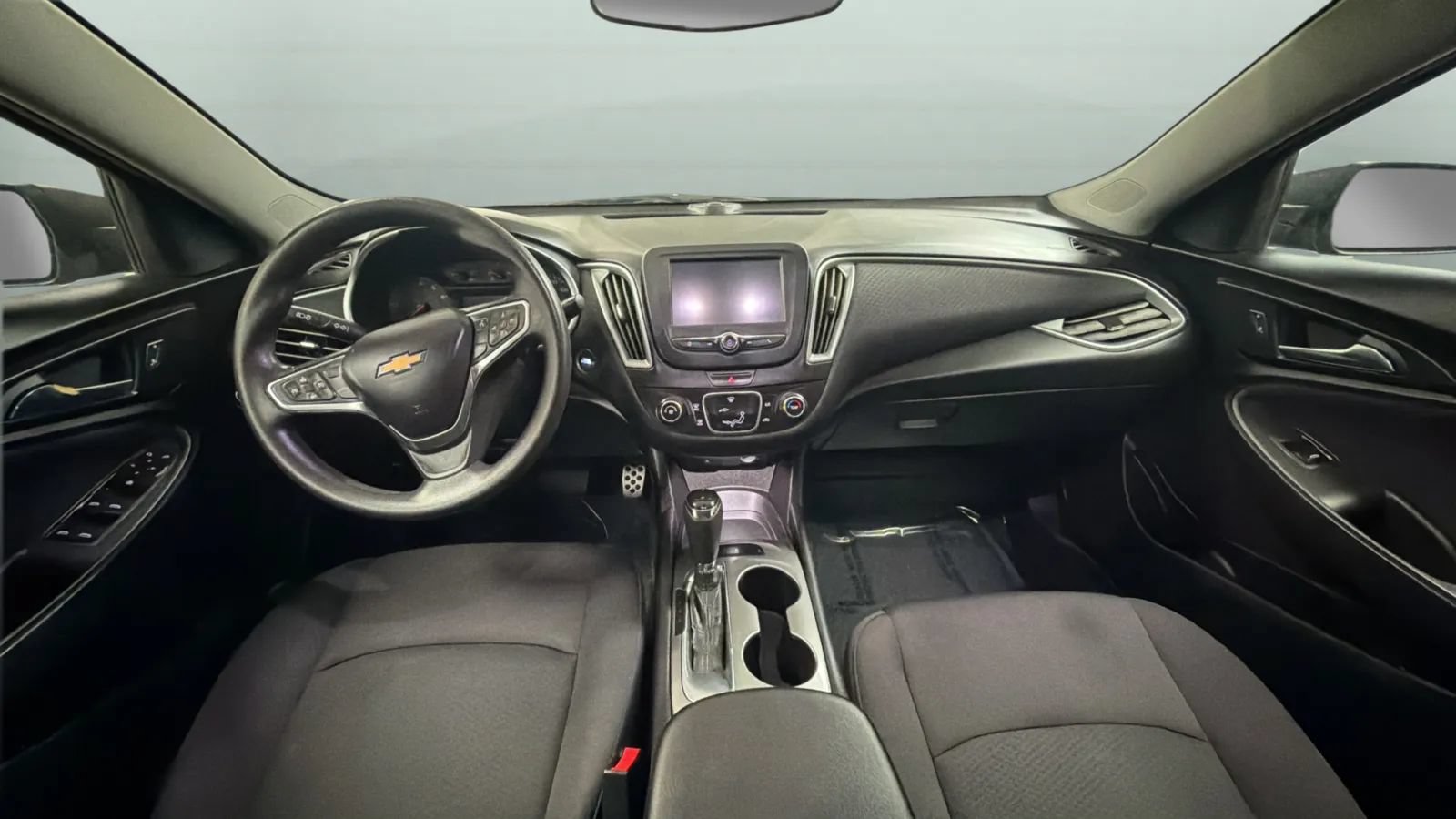 Used 2017 Chevrolet Malibu LS w/ LPO, Convenience Package 1 FWD image 9