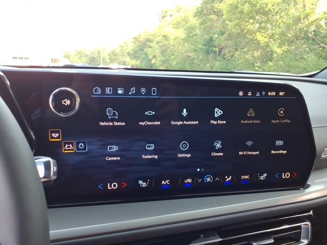 New 2027 Chevrolet Traverse LT w/ Sun and Wheel Package FWD image 13