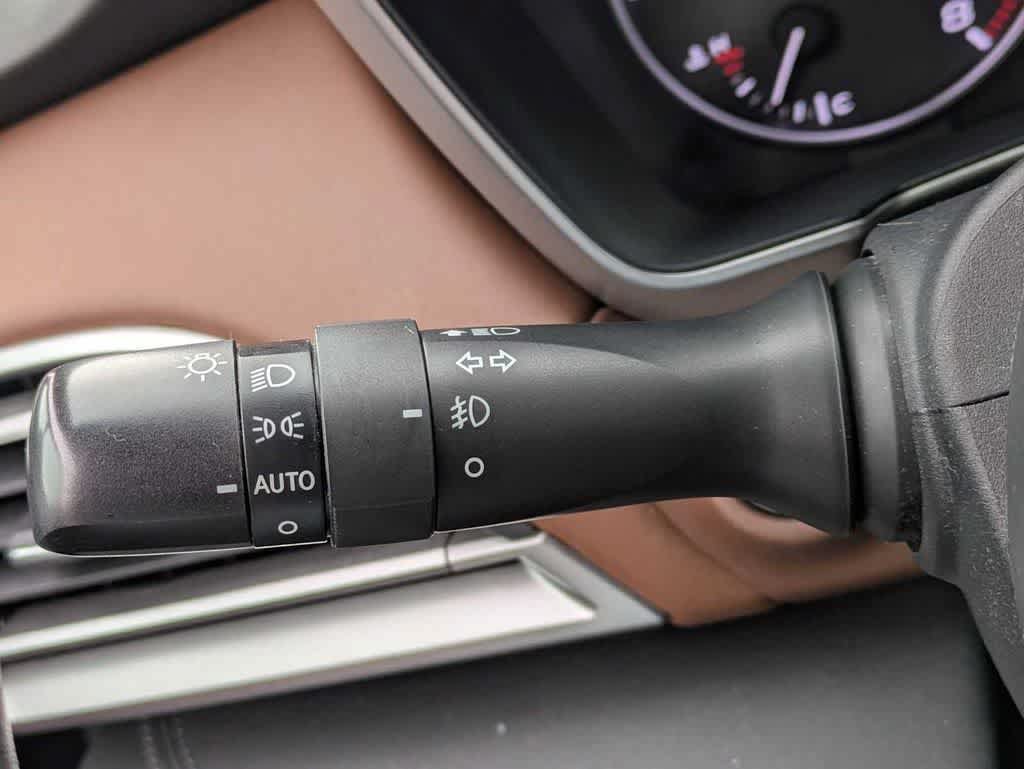 Used 2021 Subaru Outback Touring w/ Popular Package #2 AWD/4WD image 27