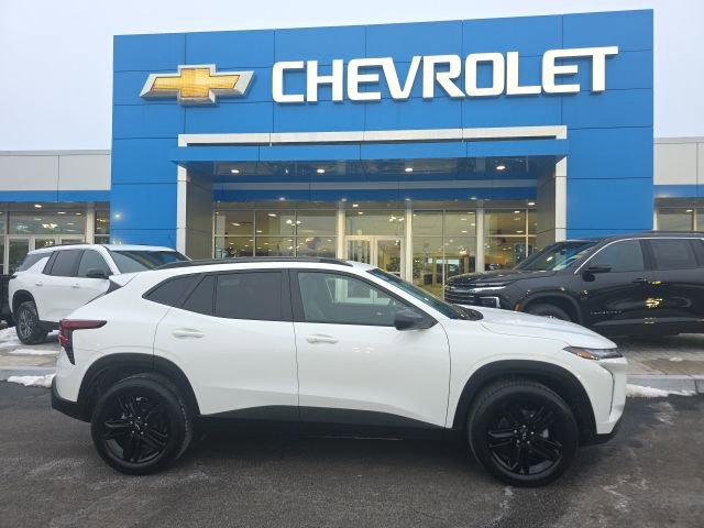 Used 2026 Chevrolet Trax ACTIV w/ Sunroof Package image 3