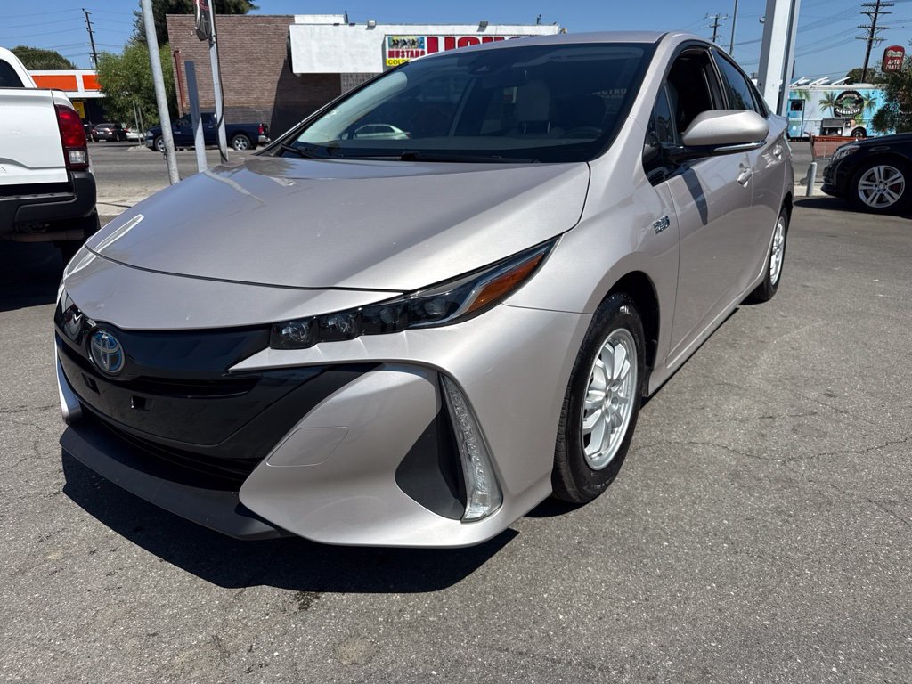 Used 2020 Toyota Prius Prime XLE w/ Carpet Mat Package FWD image 2