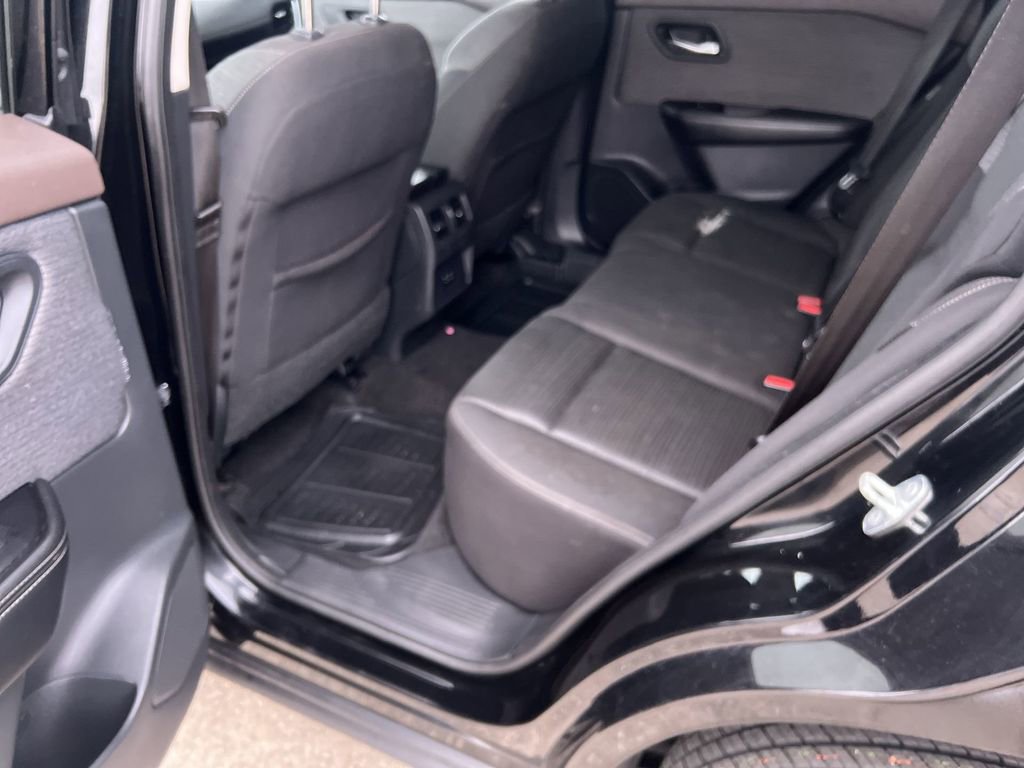 Used 2021 Nissan Rogue SV image 21