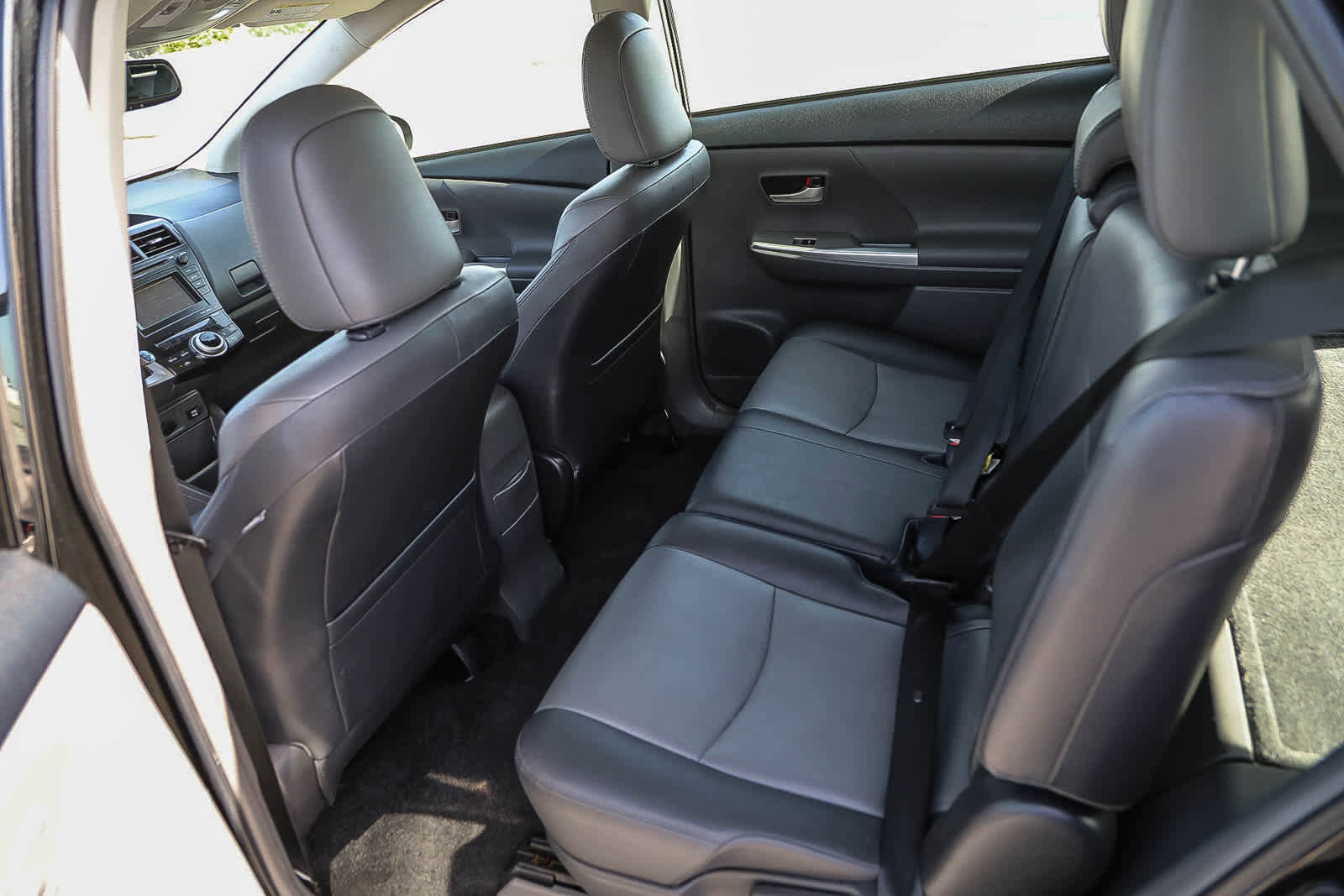 Used 2012 Toyota Prius V Five image 9