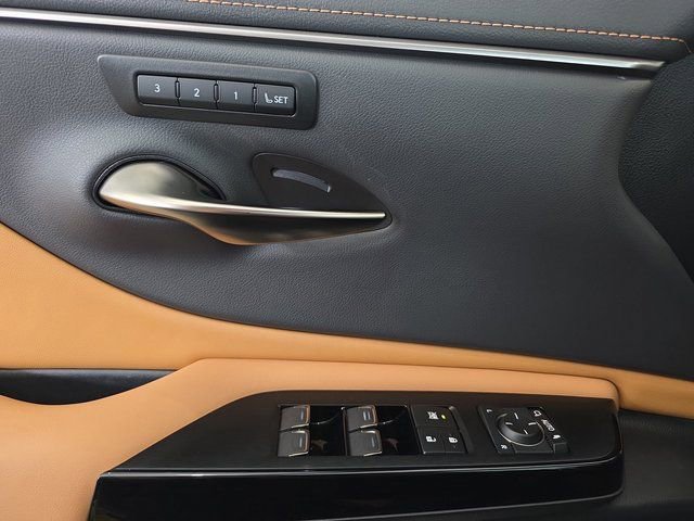 Certified 2025 Lexus ES 300h w/ Premium Package image 26