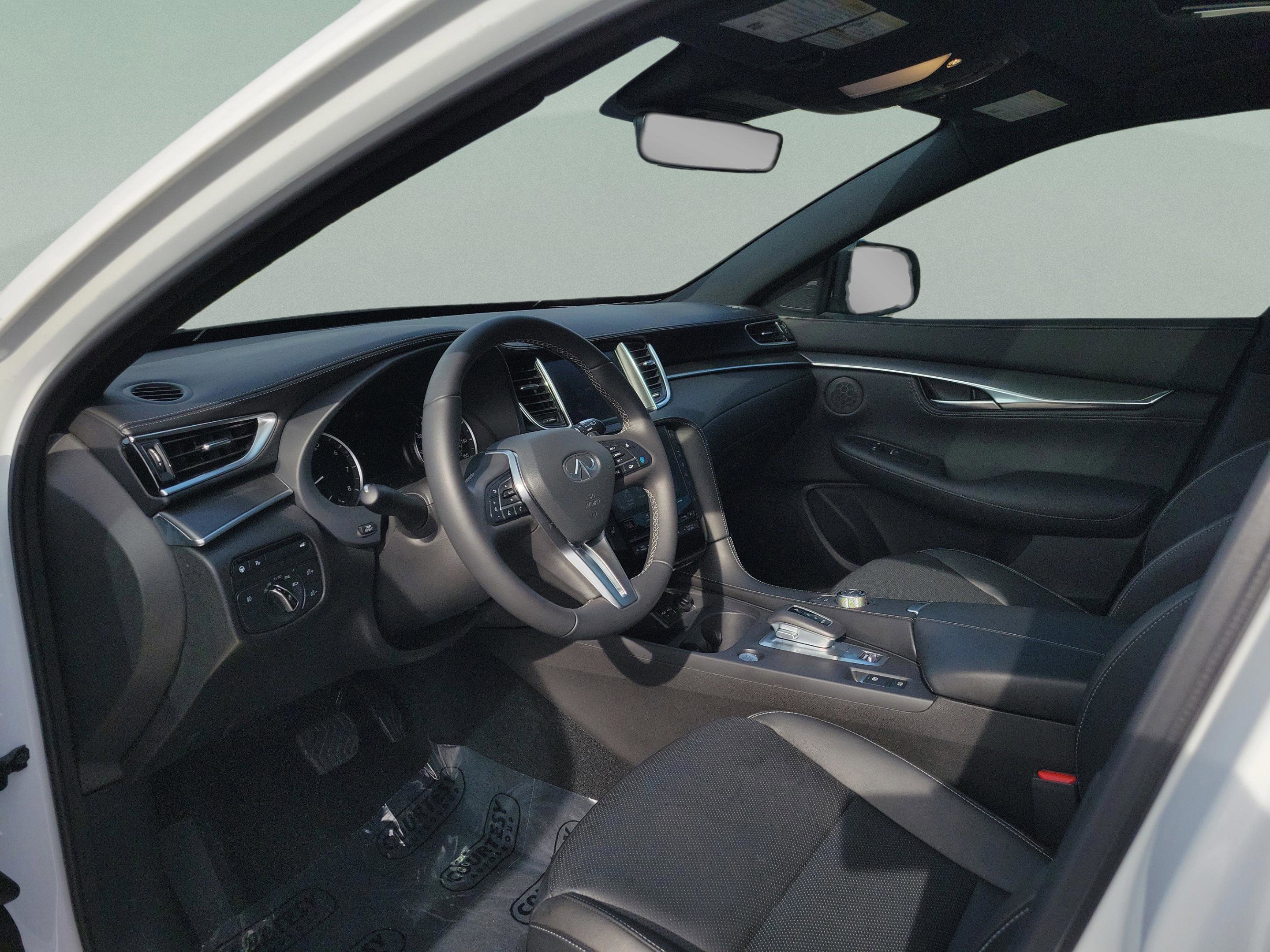 Certified 2025 INFINITI QX55 Luxe w/ Cargo Package image 18