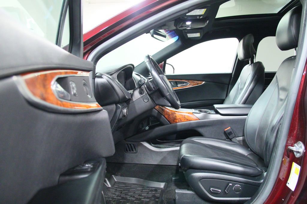 Used 2019 Lincoln Nautilus Reserve w/ Class II Trailer Tow Package AWD/4WD image 4