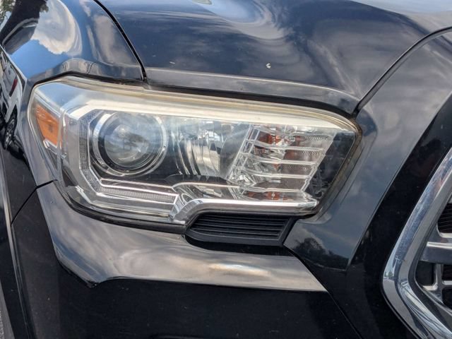 Used 2017 Toyota Tacoma TRD Sport w/ Tow Package (A/T) AWD/4WD image 9