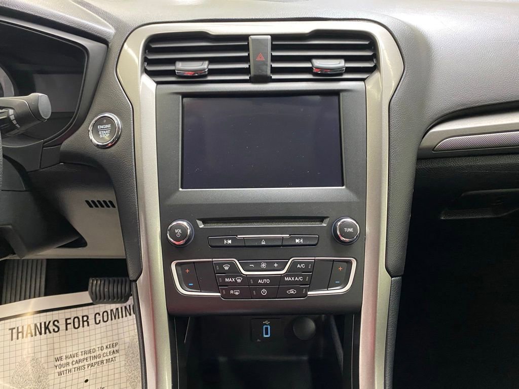 Used 2018 Ford Fusion SE w/ Fusion SE Technology Package FWD image 23