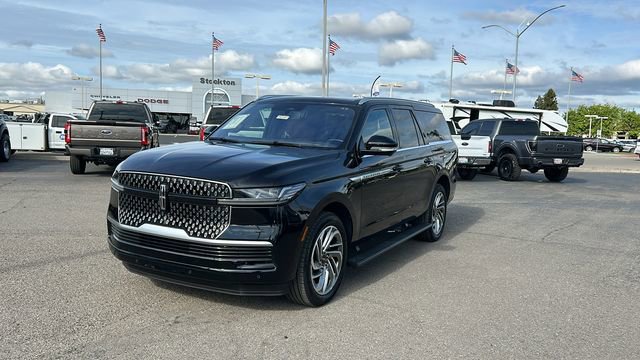 Used 2025 Lincoln Navigator L Reserve image 8