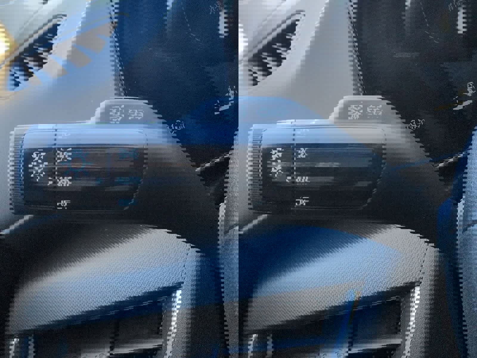 Used 2025 Kia K4 EX image 27