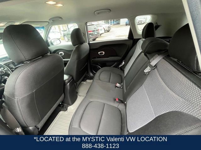 Used 2017 Kia Soul + image 13