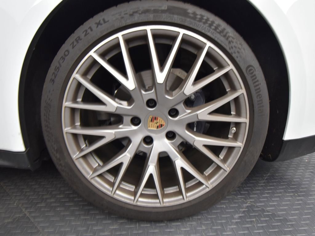 Used 2025 Porsche Panamera 4 image 17