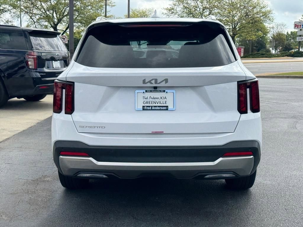 Certified 2025 Kia Sorento S w/ Panoramic Sunroof Package image 4