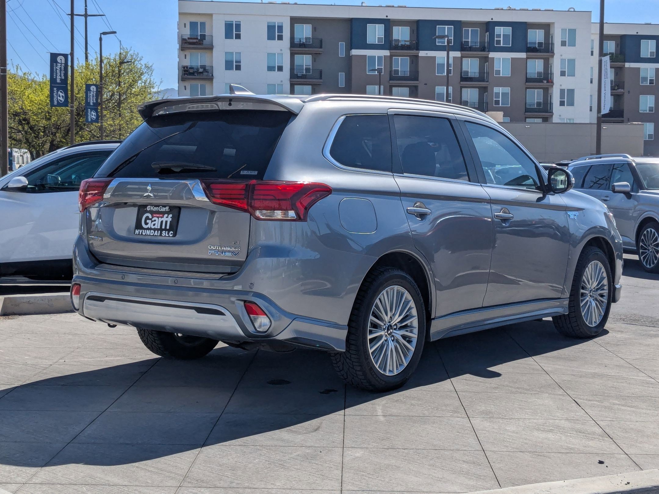 Used 2019 Mitsubishi Outlander SEL image 3