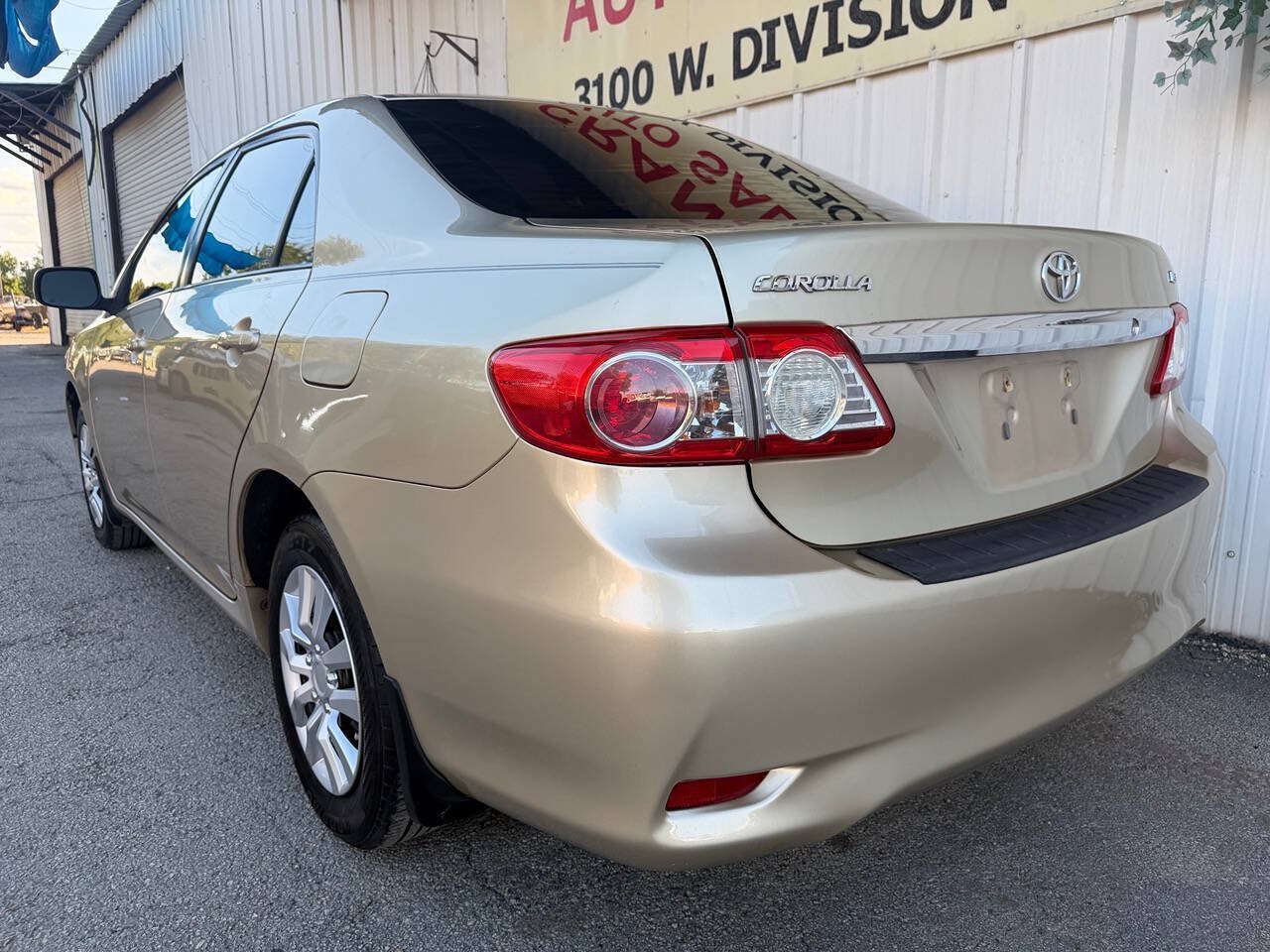 Used 2011 Toyota Corolla LE FWD image 11