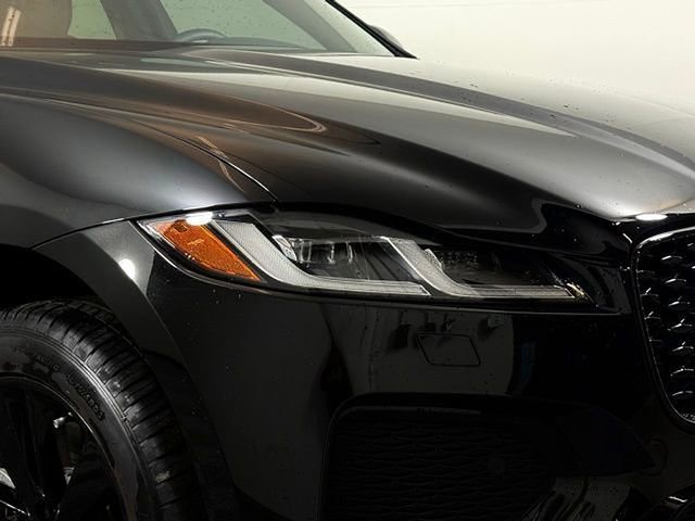 New 2025 Jaguar F-PACE R-Dynamic S image 15