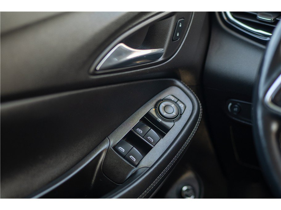 Used 2023 Buick Encore GX Select w/ Sport Touring Package FWD image 10