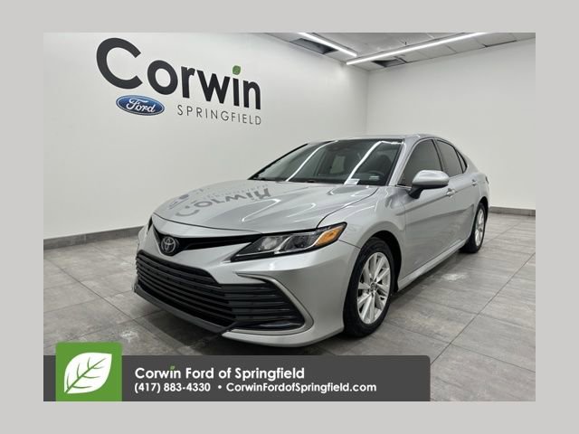 Used 2022 Toyota Camry LE image 1