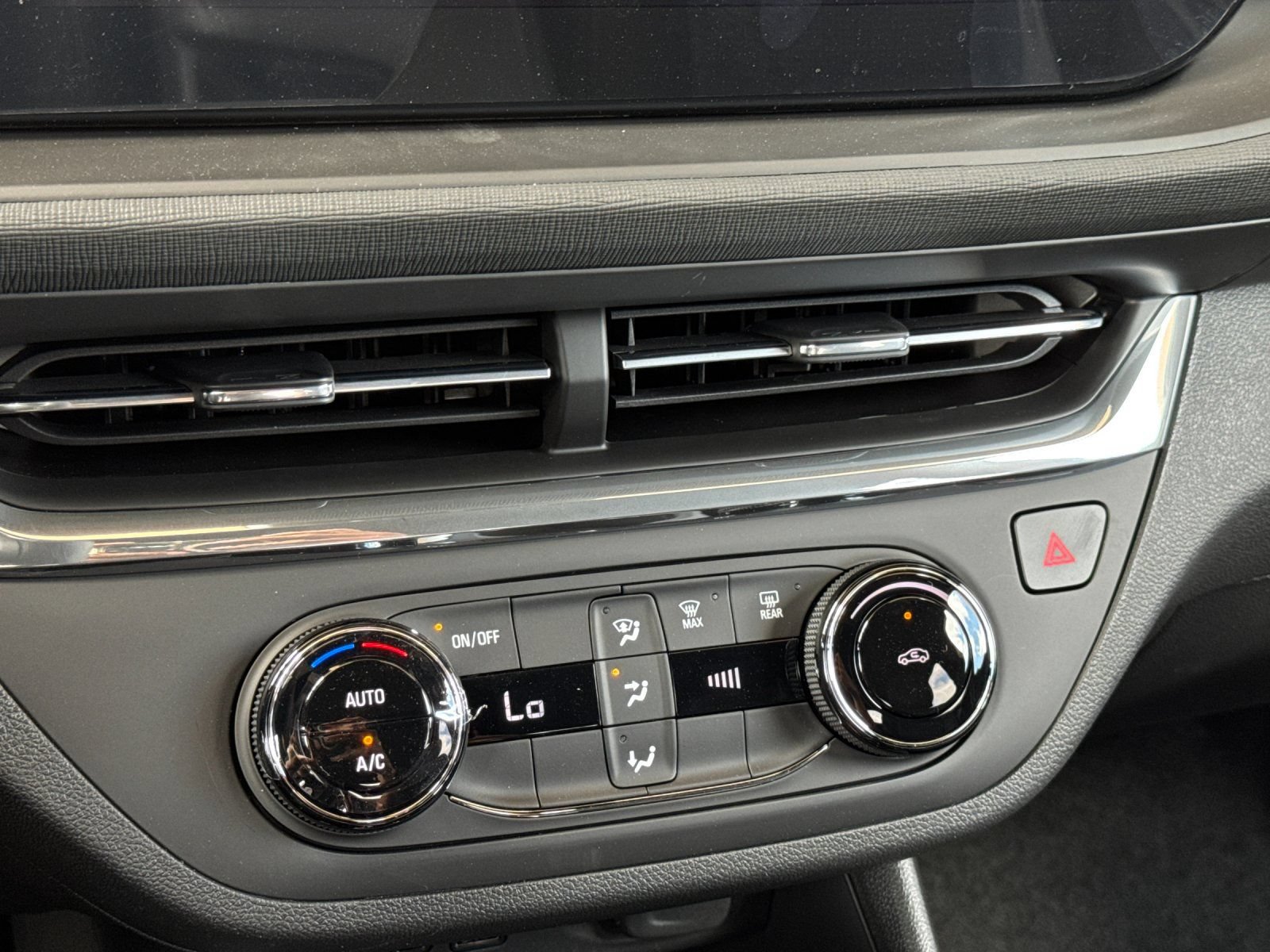 New 2026 Buick Envista Sport Touring FWD image 20