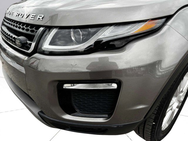 Used 2017 Land Rover Range Rover Evoque SE image 11